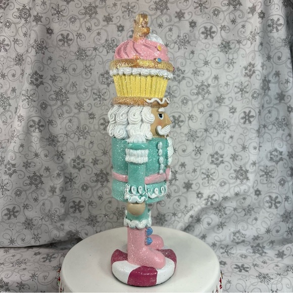Christmas Bakery Sweet Treat Candy Pastel Gingerbread Cookie Nutcracker Figures - Picture 8 of 12